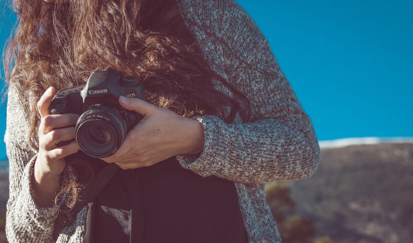 Canon Camera 850x500 - A Quick Guide to Photography Basics for Beginners