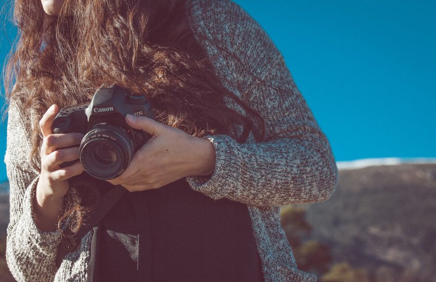 Canon Camera 850x550 - A Quick Guide to Photography Basics for Beginners